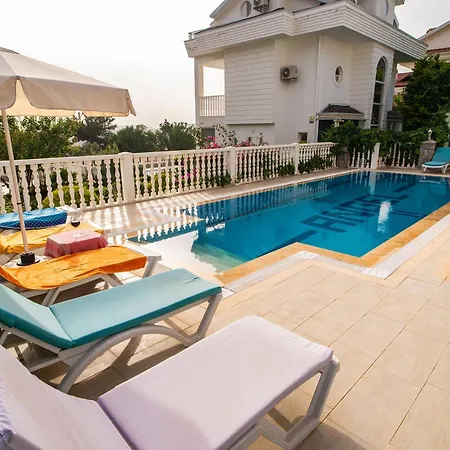 Vilă Angel - Private Pool And Nature View In Oeluedeniz Fethiye