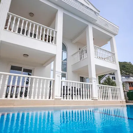 Villa Angel - Private Pool And Nature View In Oeluedeniz *